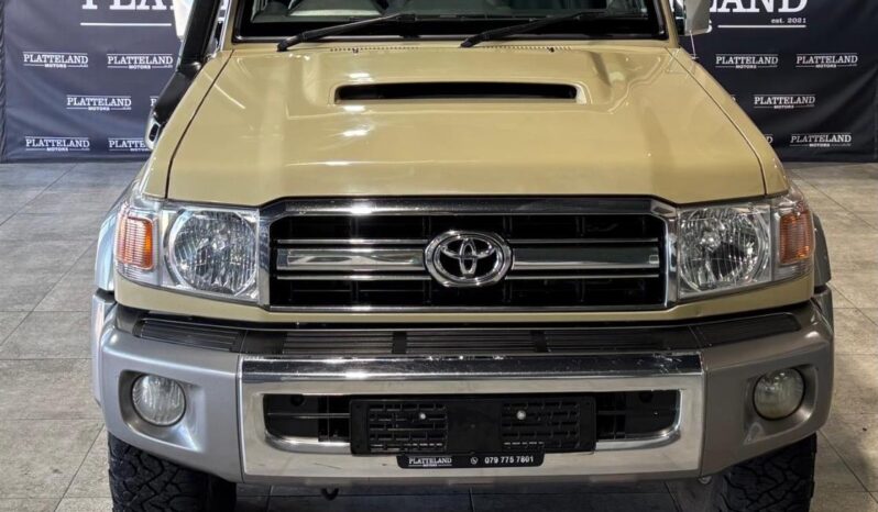 Toyota Land Cruiser 79 4.5D-4D LX V8 2015 full
