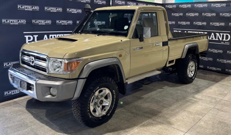 Toyota Land Cruiser 79 4.5D-4D LX V8 2015 full