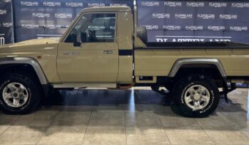 Toyota Land Cruiser 79 4.5D-4D LX V8 2015 full