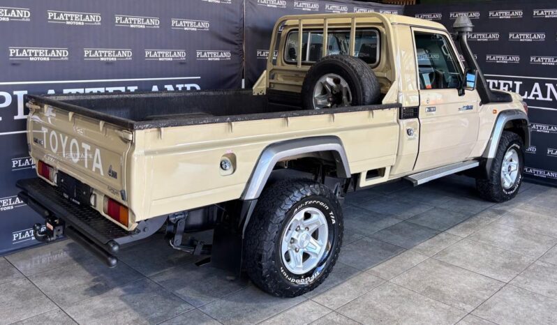 Toyota Land Cruiser 79 4.5D-4D LX V8 2015 full