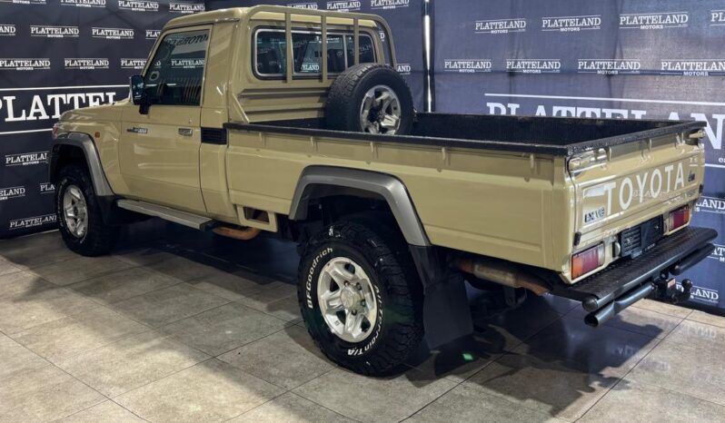 Toyota Land Cruiser 79 4.5D-4D LX V8 2015 full