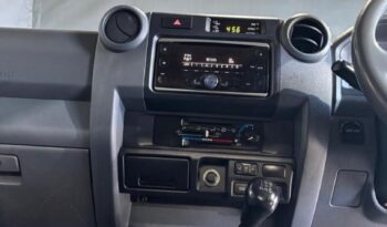 Toyota Land Cruiser 79 4.5D-4D LX V8 2015 full