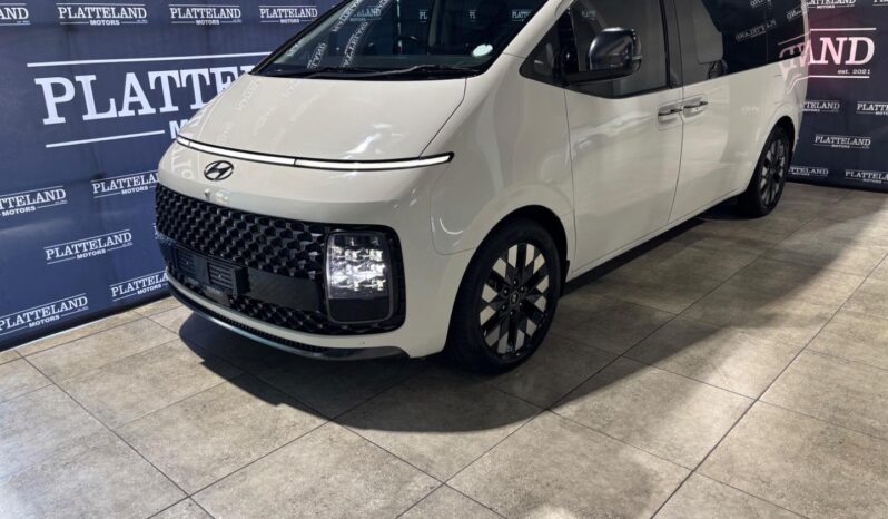 Hyundai Staria 2.2D Luxury 9-seater 2022 full