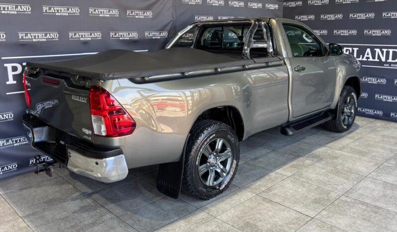 Toyota Hilux 2.4GD-6 4×4 Raider 2021 full