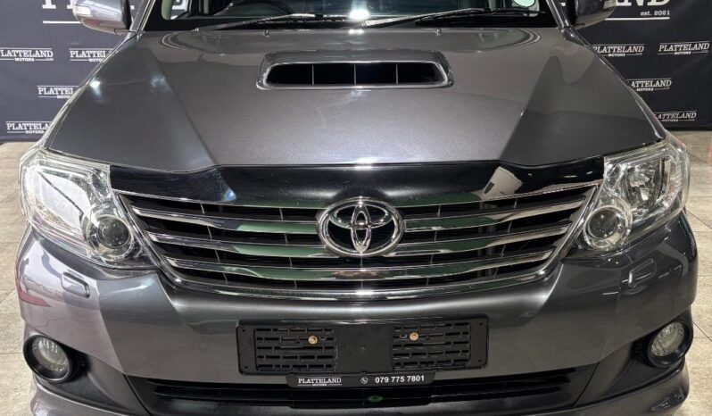 Toyota Fortuner 3.0D-4D Auto 2014 full