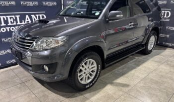 Toyota Fortuner 3.0D-4D Auto 2014 full