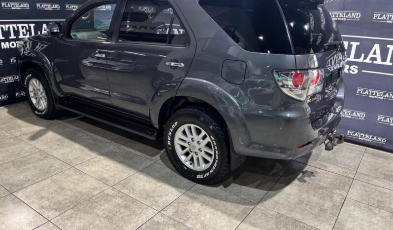 Toyota Fortuner 3.0D-4D Auto 2014 full