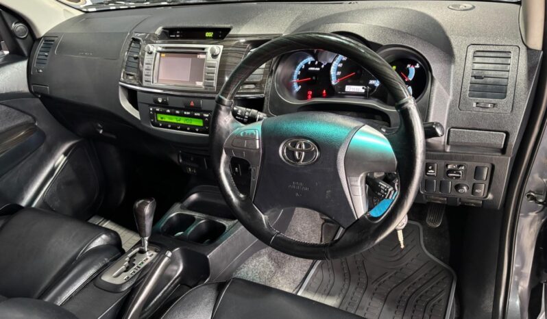 Toyota Fortuner 3.0D-4D Auto 2014 full