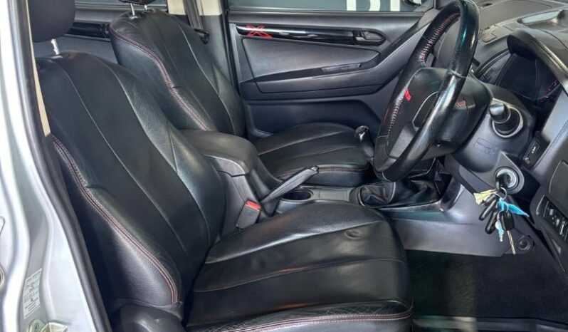 Isuzu KB 250D-Teq Double Cab X-Rider 2017 full