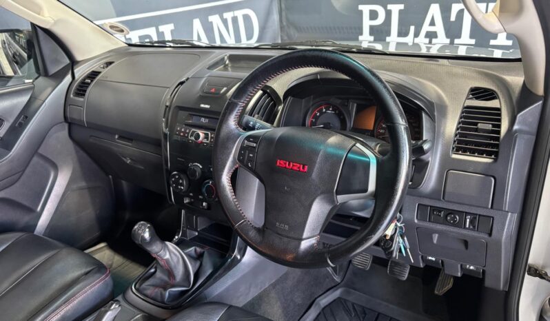 Isuzu KB 250D-Teq Double Cab X-Rider 2017 full