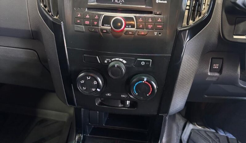 Isuzu KB 250D-Teq Double Cab X-Rider 2017 full