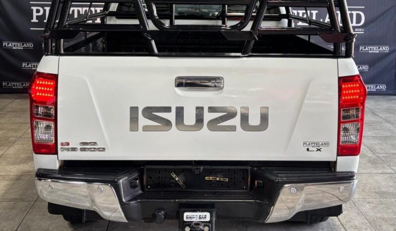 Isuzu KB 300D-Teq Extended Cab LX Auto 2016 full
