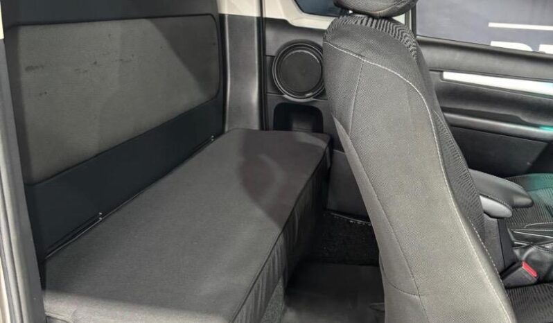 Toyota Hilux 2.8GD-6 Xtra cab Raider auto 2018 full