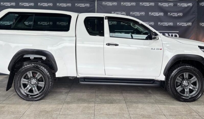 Toyota Hilux 2.4GD-6 Xtra Cab Raider 2022 full