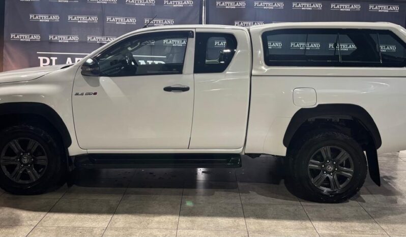 Toyota Hilux 2.4GD-6 Xtra Cab Raider 2022 full