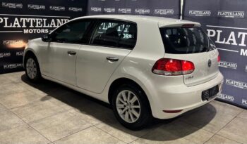 Volkswagen Golf 1.6 Trendline 2010 full