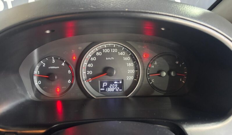 Hyundai H-1 2.5 CRDI ELITE Auto 9-Seater 2016 full