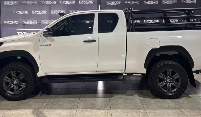Toyota Hilux 2.4GD-6 Xtra cab SRX 2020 full