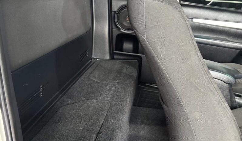 Toyota Hilux 2.4GD-6 Xtra cab SRX 2020 full
