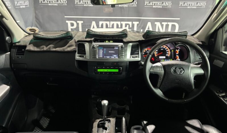 Toyota Hilux 3.0D-4D Double Cab 4×4 Raider Legend 45 Auto 2015 full