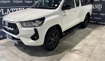 Toyota Hilux 2.4GD-6 Xtra Cab Raider Manual 2025 full