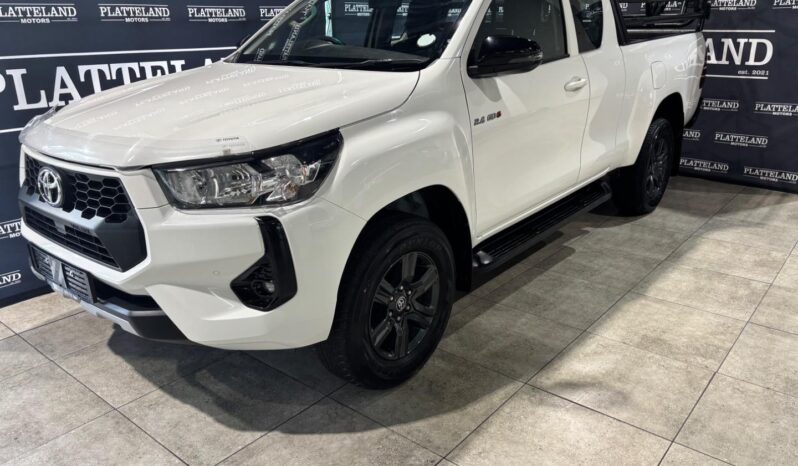 Toyota Hilux 2.4GD-6 Xtra Cab Raider Manual 2025 full