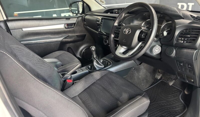 Toyota Hilux 2.4GD-6 Xtra Cab Raider Manual 2025 full