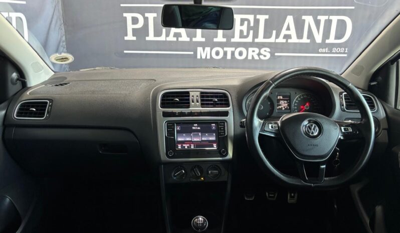 Volkswagen Polo Vivo Hatch 1.6 Maxx 2019 full